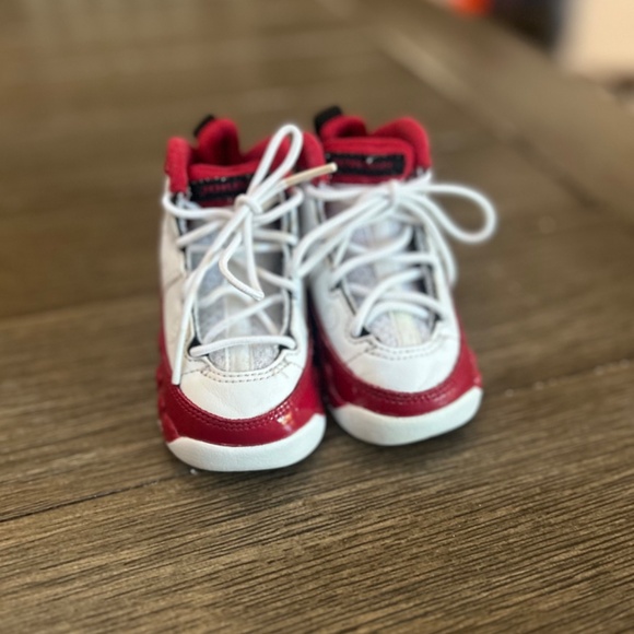 Jordans toddler 4C - Picture 3 of 5